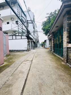 *bán gấp nhà nguyễn sơn tân phú 60m2 hẻm 4m gàn mặt tiền 2tầng 4 tỷ 1