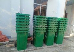 Giá thùng rác nhựa 240l tại q8 0913 819 238 thanh