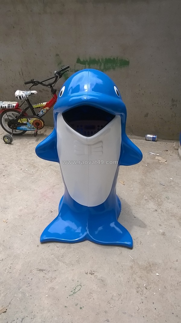 Thùng rác hình cá heo trong trường học - ms thanh 0913 819 238