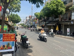 Nhà mặt tiền kinh doanh 4 tầng sầm uất nhất nhì quận 8, chỉ vài bước chân sang quận 1