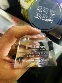 Laser nam việt nhận gia công khắc thủy tinh, cúp phale giá rẻ hcm