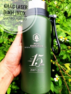 Xưởng chuyên nhận gia công khắc laser bình giữ nhiệt, bình nước giá rẻ hcm