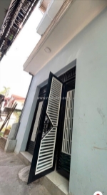 54m2 - nhà 3 tầng - gần công viên ,đường ô tô 
- tiện ích đầy đủ đang cho thuê