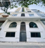 Bán gấp khách sạn vip cầu giấy, mặt tiền 9m, dòng tiền 300 triệu/tháng, giá 8x