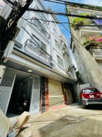 Bán nhà lạc long quân, ngõ ô tô nhỏ vào nhà, 5 phút ra hồ tây 37m2 5 tầng 8,15