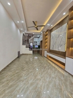 Bán nhà ngô thì nhậm, hà đông, 30m2, 5 tầng, ô tô đậu cửa, 2 ngõ , giá 6,15 tỷ