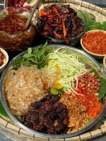 Bánh tráng khô bò