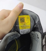 Cách kiểm tra giày bảo hộ jogger bằng qr code