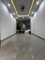 Căn nhà đẹp, ngõ thông, cách 40m ra đường oto - khu vip gia thuỵ
nhà đẹp, ngõ