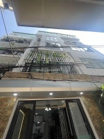 Chính chủ cần bán nhà  tân mai 32m x 5 tầng mt 4m giá 5,6 tỷ