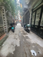 Chủ nhờ bán nhà 5 tầng cầu giấy 40m, mt 5m, đi bộ ra phố. 6,6 tỷ