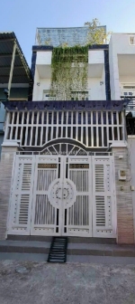 Đường 5m  4*15  bùi xương trạch. long trường q9. giá 3 tỷ 800 tl.