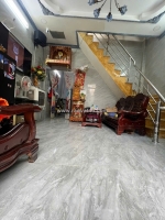 Ngang 4.2 nở hậu 5.2 dài 8.2 m đúc 3 tấm q4 
có 79 triệu m2