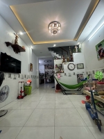 Ngay mặt tiền miếu bình đông - gần ngã tư 4 xã - nhà 2 tầng 2pn - sổ nở hậu tài