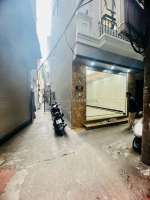 Nhà 5 tầng mới tại trương công giai, lô góc, 10m ra mặt phố vỉa hè, ô tô tránh.