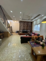 Nhà dân xây - mặt tiền rộng thoáng - 3 bước ra phố.