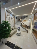 Nhà đẹp 5 tầng quan nhân - 7 ngủ - gần hồ.