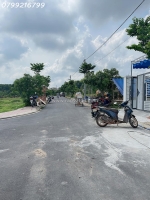 Nhà đẹp bình minh trảng bom đồng nai bán gấp 1 tỷ 6 hỗ trợ vay 3 bên. lh 0799