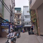 Nhà đống đa - lô góc - trực thăng  -  kinh doanh - ngõ vip.