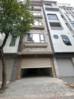 Phân lô - ô tô - thang máy - cầu giấy nhỉn 24 tỷ