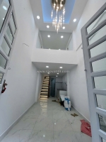 Sát mặt tiền vĩnh khánh q4
ngang 3 x 6.45 m 
3 tầng có 2 tỷ x