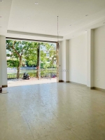 Siêu phẩm lô góc mặt phố long biên, 102m x 7 tầng, mặt tiền 5.8m, view hồ, ôtô