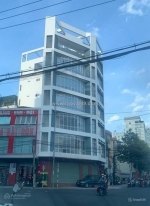 Tòa nhà đa năng 6 tầng và 1 sân thượng vị trí đẹp góc đường yersin dt 110m²