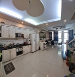 Trung tâm quận - ba bước lên phố - nhà đẹp - thông lò đúc - bay nhanh