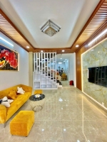 Tt ba đình - ngõ nông - gần phố - ô tô cách 15m