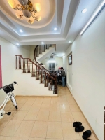 123 thuy khuê căn nhà 7,5 tỷ 5 tầng 6 ngủ 3 bước ra phố tiện ích ngập