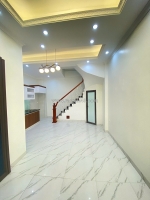 4 tỷ sở hữu nhà 5 tầng lô góc ô tô đậu cửa 42m2, wc khép kín 4 ngủ ở ngày trước