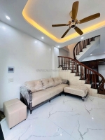 Bán căn nhà 3 tầng trung tâm phường trần lãm nội thất xin sò.diện tích 38m2.