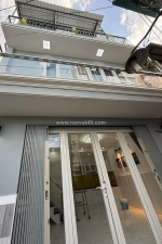 Bán nhà 3 tầng, 27m2, ngay q.8 - cách hẻm ô tô mấy bước chân - giá 3.2 tỷ - sổ