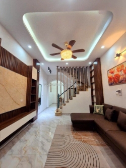 Bán nhà 4 tầng, 42m², ô tô đỗ cửa, ngõ thông kinh doanh, quỳnh lôi, hai bà