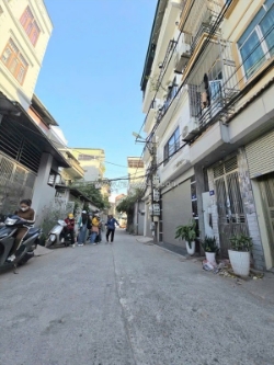Bán nhà 4 tầng, ô tô tải  đỗ cửa , 45m², 7.5 tỷ, nam dư, lĩnh nam
