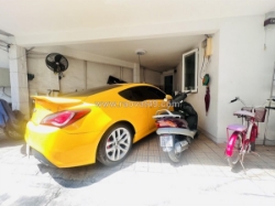 Bán nhà hxh cách mạng tháng 8, p10, q3, 156m2, 2 tầng, giá cực rẻ