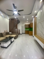 Bán nhà mặt ngõ phan đình giót oto vào nhà, diện tích 40m , mặt tiền 4.5m giá