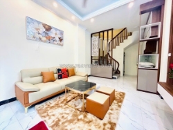 Bán nhà nam dư, lĩnh nam, 32m 5 tầng oto đỗ cổng ngõ thông 2 đầu 5.69 tỷ, sổ đỏ