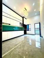 Bán nhà riêng chùa láng, 52m,  2 oto tránh, khu dân trí cao