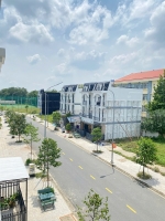 Cần bán gấp lô đất nằm sát đường huỳnh văn lúy đối diện trường học cấp 1 và 2