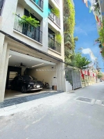 Chính chủ bán nhà đàm quang trung, long biên. lô góc 3 thoáng, thang máy, gara.