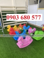 Đồ chơi bập bênh trẻ em cho lứa tuổi mầm non