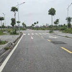 Lô góc diện tích 60 m mặt tiền 5 m  ngõ thông đường ô tô phóng cần b. án gấp