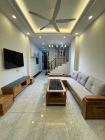 Nhà đẹp long lanh -ngọc thụy long biên -ngõ nông ô tô tránh dt 40m x 5 tầng -