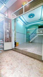 Nhà sát mặt tiền q4
diện tích sd 45m2 
có 2, tỷ hơn