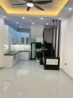 Nhà yên hòa 30m2x5t 7.6 tỷ -dòng tiền đỉnh - an sinh tốt