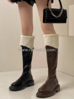 Phụ kiện đi kèm với áo nỉ, áo khoác mùa đông nữ có trong tủ đồ