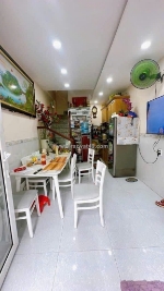 Sát mặt tiền đường xe hơi 
ngang 3 dài 6.5 m