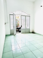 Sát mặt tiền giá 3.45 tỷ, 4x12 vuông vức, hẻm oto, vị trí trung tâm hiệp thành