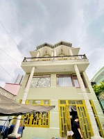 Sau lưng phú mỹ hưng - biệt thự sân vườn - 123m2 công nhận đủ - ngang hoành